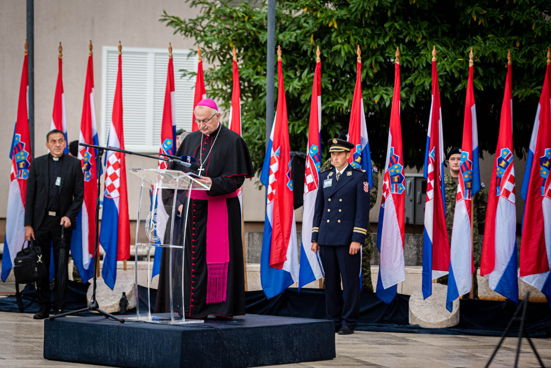 Obilježavanje 26. obljetnice VRO Oluja: Pogledajte kako je jutros bilo u Kninu 