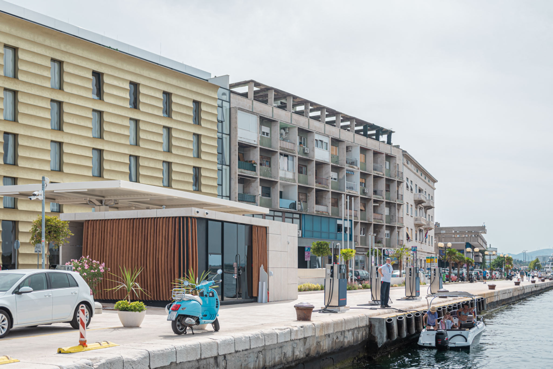 I to se dogodilo: Nakon pustih peripetija, proradila Inina pumpa na rivi, pogledajte kako izgleda 