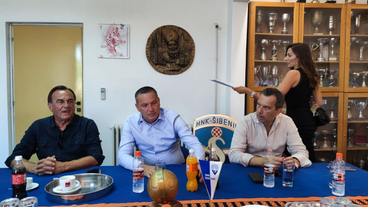 Hibridni travnjak na Šubićevcu spreman, Kustić: 'Definitivno velika stvar za Šibenik'