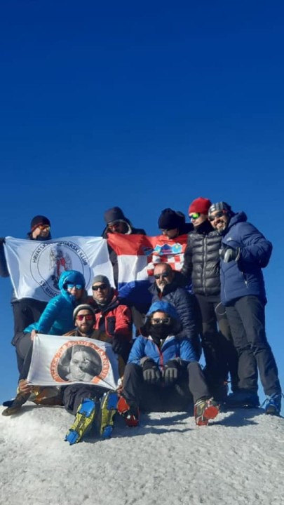 Osam šibenskih planinara popelo se na najviši vrh Turske, 5137 metara visok Ararat