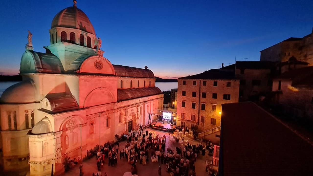 Fešta pred katedralom za deseti rođendan Društva Juraj Dalmatinac: 'Nećemo stati na ovom, jačat ćemo i rasti'