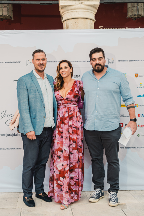 Proslava Društva Juraj Dalmatinac donijela dašak glamura: Birala se najbolja garderoba, poziralo se kao na modnoj pisti