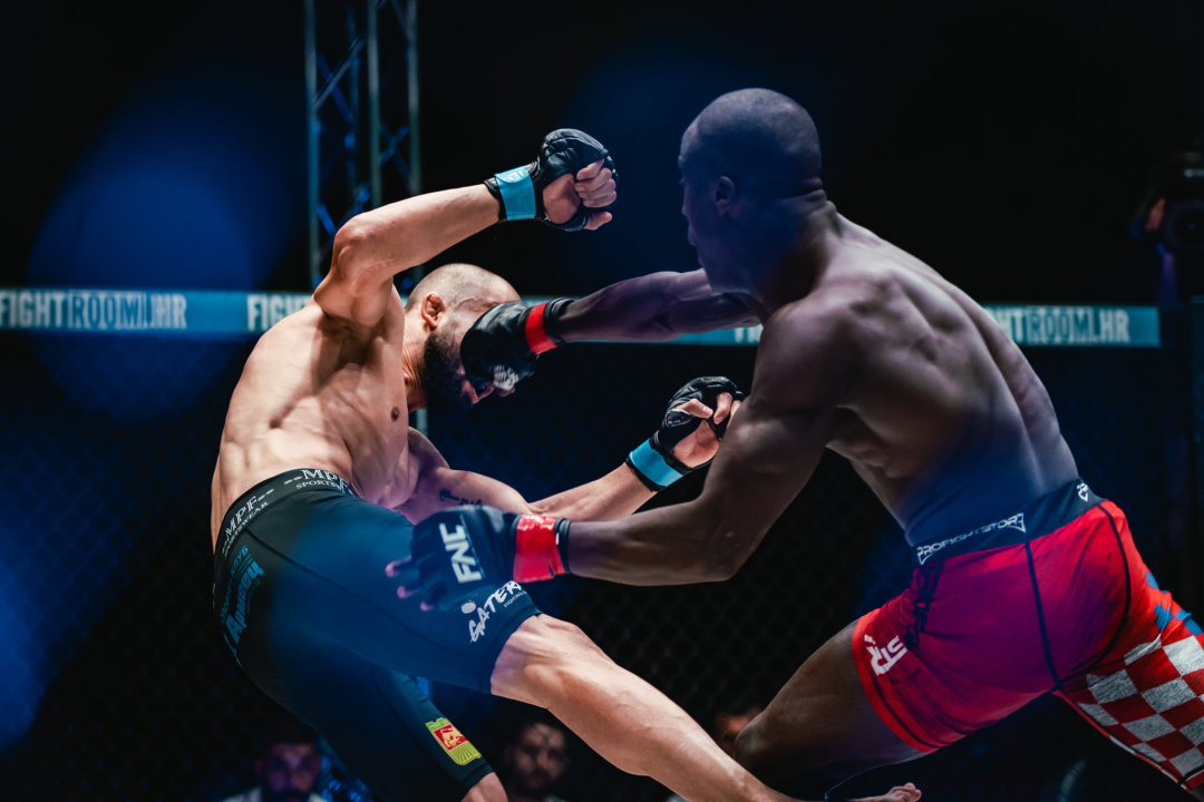 Borilački spektakl na Tvrđavi sv. Mihovila: ‘Croata‘ uspavao Vasu Bakočevića u prvoj rundi borbe 