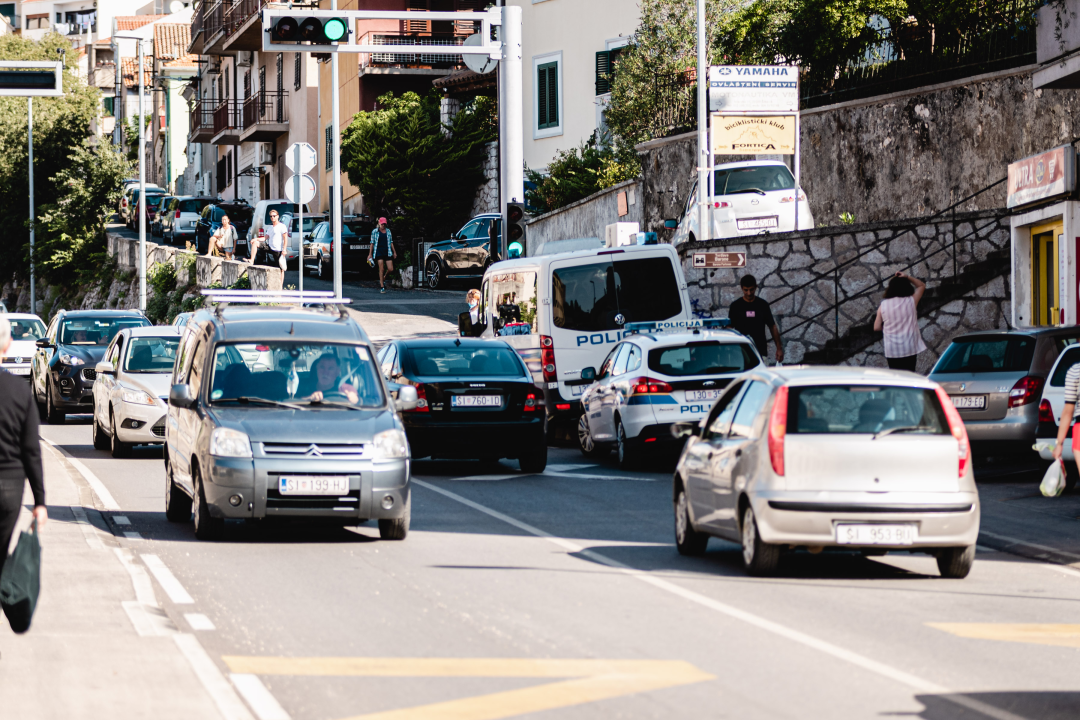 Razbojništvo u ljekarni kod Kronjinog magazina: Nema ozlijeđenih, razbojnik uhićen u blizini