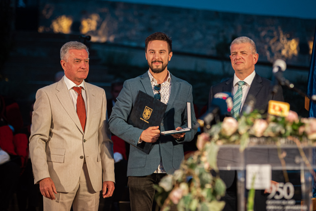 Profesor Labor nagrađen za životno djelo: 'Nisam nikad razmišljao o nagradi, a pogotovo da će kad je dobijem tu biti Gabi Novak' 