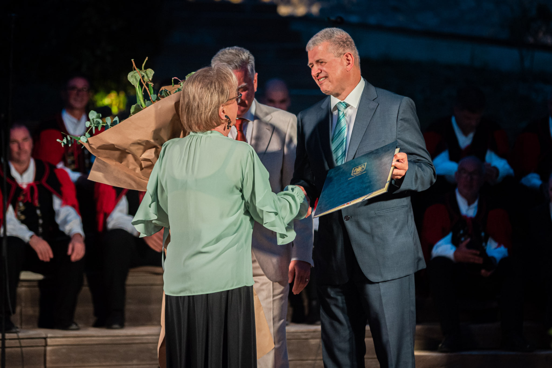 Profesor Labor nagrađen za životno djelo: 'Nisam nikad razmišljao o nagradi, a pogotovo da će kad je dobijem tu biti Gabi Novak' 