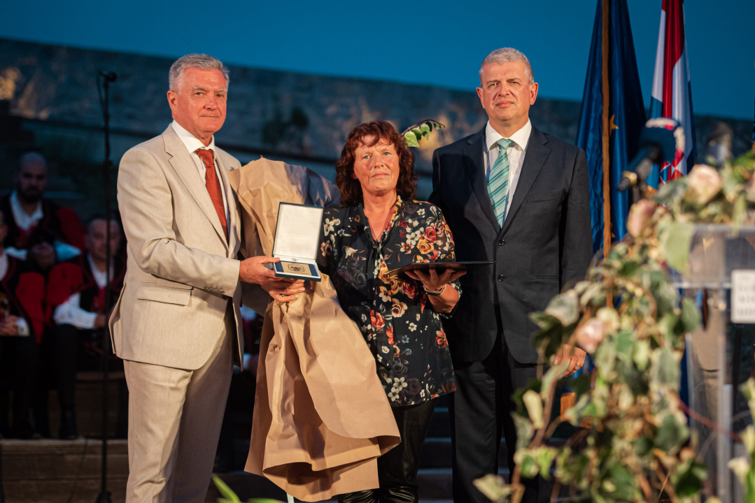 Profesor Labor nagrađen za životno djelo: 'Nisam nikad razmišljao o nagradi, a pogotovo da će kad je dobijem tu biti Gabi Novak' 