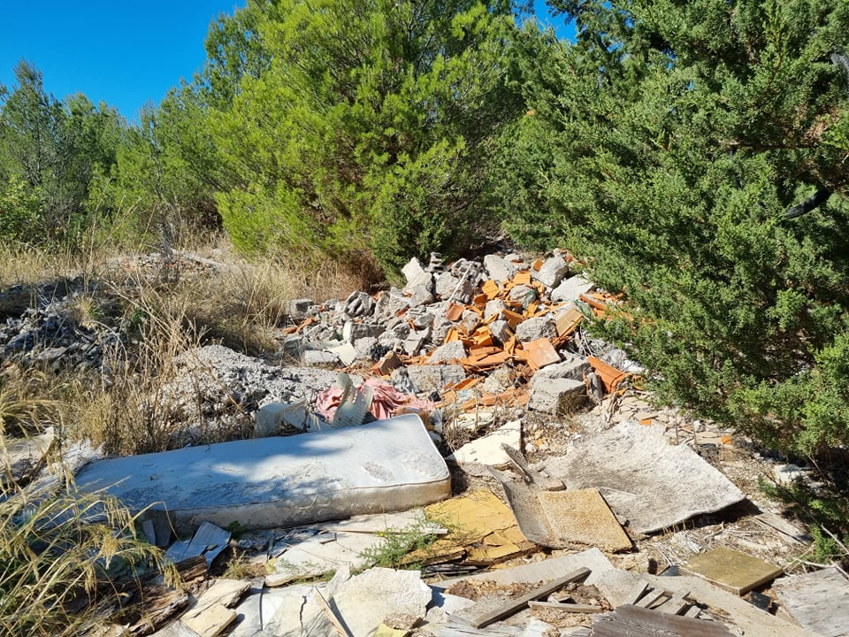 Nove hrpe smeća na Vidicima: Šuma kod stare magistrale i dalje 'omiljeno' odlagalište 