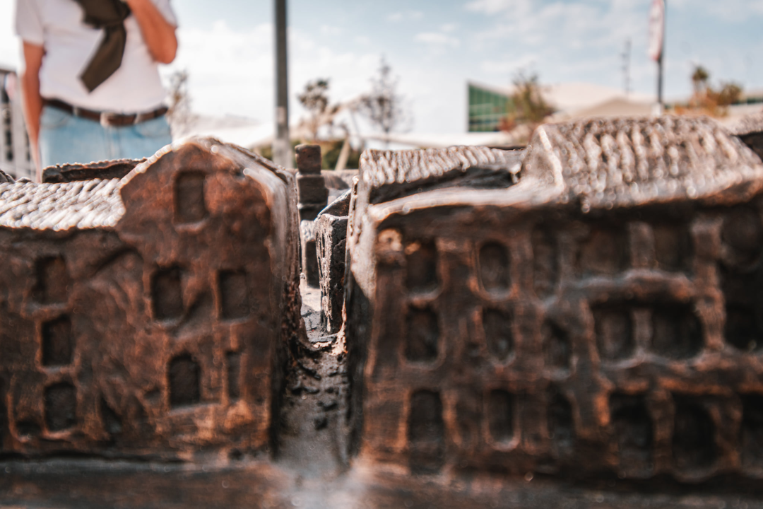 Nakon svečanog otkrivanja, uslijedilo je detaljno proučavanje: 'Dobro je to napravljeno, ali ovakva stvar treba na Poljanu' 