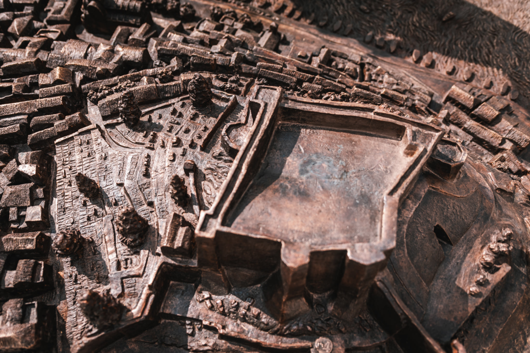 Nakon svečanog otkrivanja, uslijedilo je detaljno proučavanje: 'Dobro je to napravljeno, ali ovakva stvar treba na Poljanu' 