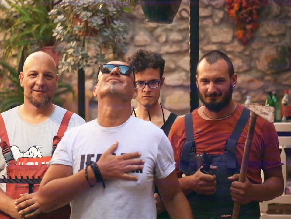 Teški osjećaji objavili singl ‘Susjeda’, u spotu glumi Dania Obratov, nizozemska reprezentativka u sanjkanju!