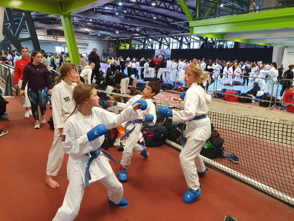 Vodički karataši osvojili četiri medalje na Prvenstvu Hrvatske: Trenirali su u izolaciji dok je trener davao upute 'priko zida'