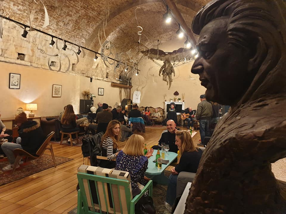 U Azimutu otvorena izložba Borisa Leinera: Svirala se Azra, čitala biografija, potpisivali plakati...