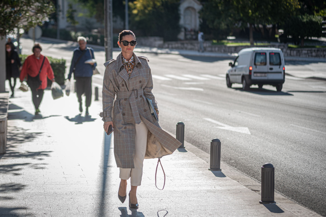 Modno osviještene sugrađanke pokazale koji se kaputi nose ove jeseni 