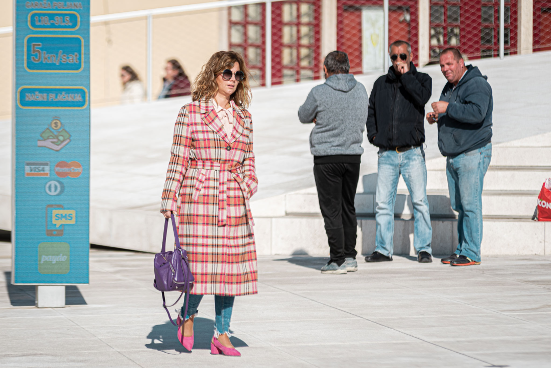 Modno osviještene sugrađanke pokazale koji se kaputi nose ove jeseni 