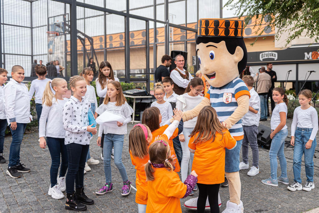 Šibenik obilježio 57. rođendan velikana svjetske košarke: 'Neki ljudi čine razliku u svijetu, njih treba slijediti!'