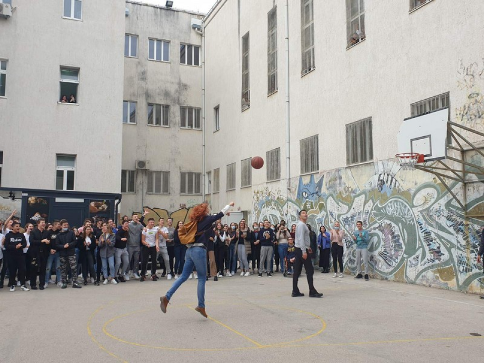 Ekonomska škola Šibenik: Obilježavanje Dana kruha i sportsko-humanitarna akcija 'Trica za Kiaru'