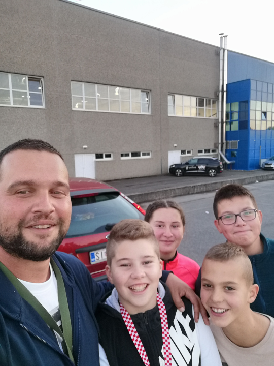 Mali Drnišanin Ilija Sučić u premijernom nastupu postao viceprvak države u karateu