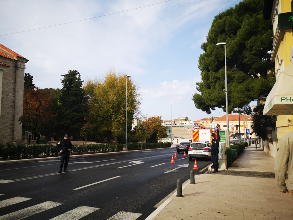 Urušila se kuća u centru Šibenika, dio pao na susjedni kafić: 'Nema većeg oštećenja, sva sreća da nitko nije stradao'