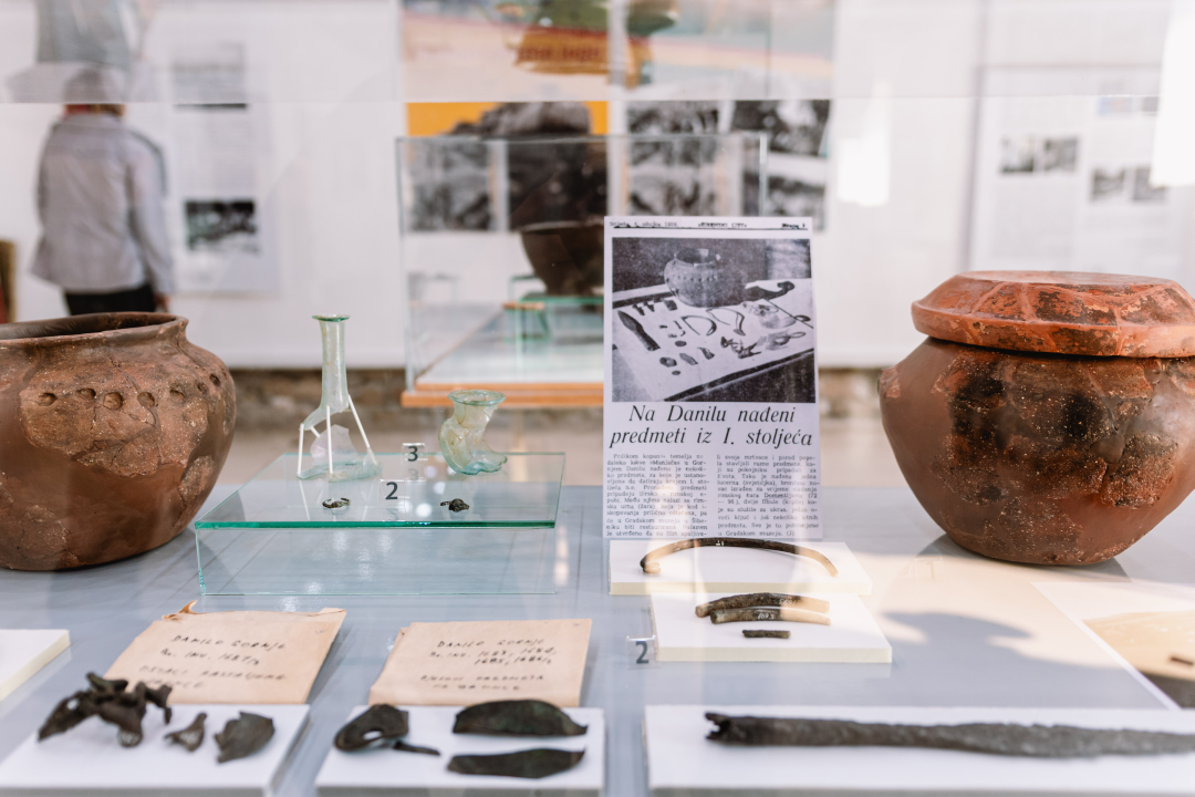 ‘Vlakom prema jugu’: Arheolozi su iz Zagreba vlakom išli do Perkovića pa pješke ili karom do Danila