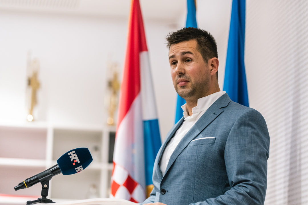 Milanović na svečanoj sjednici povodom Dana općine Tisno: 'Financijski pokazatelji su kako treba, turizam se vraća. Samo tako nastavite'