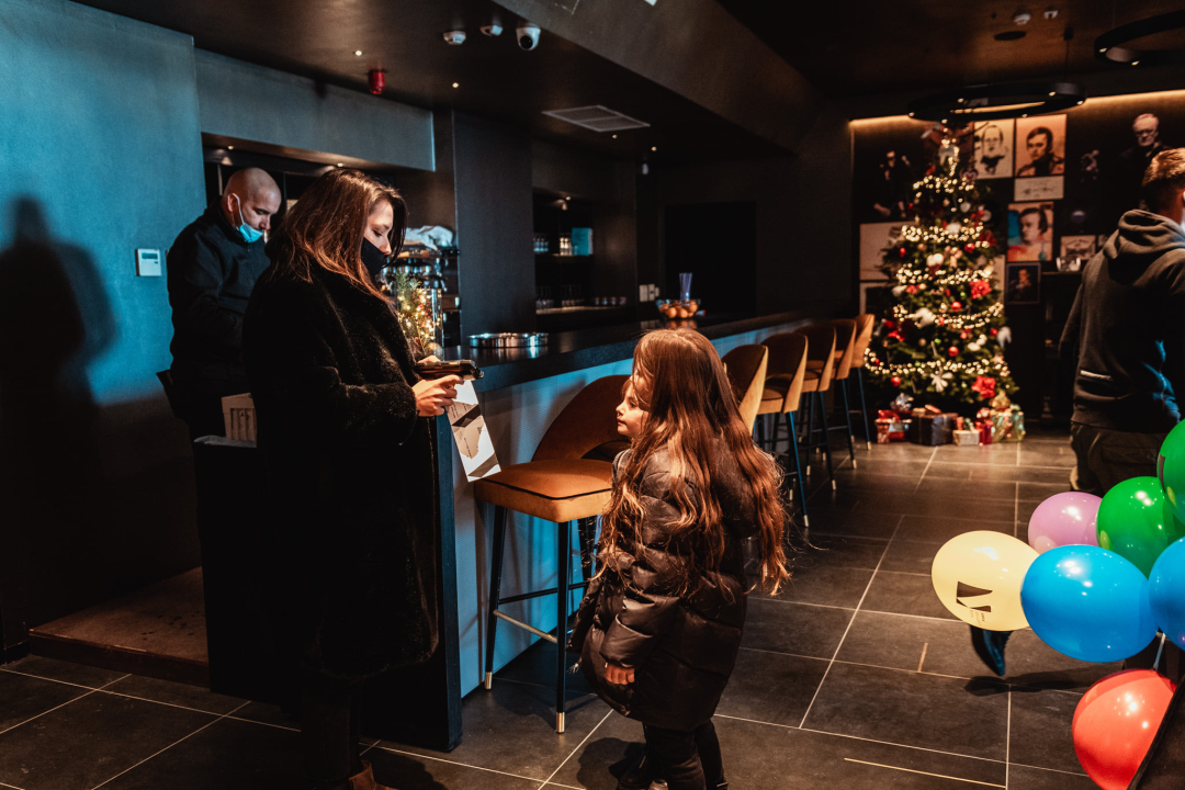 Tko je danas Robin Hood? Predstava u Arsenu razveselila mlade Šibenčane