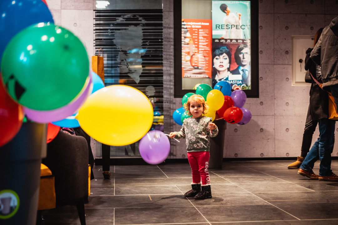 Tko je danas Robin Hood? Predstava u Arsenu razveselila mlade Šibenčane