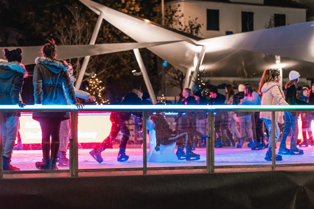 Bajkovito disco klizalište zvijezda na vrhu šibenske Adventure!