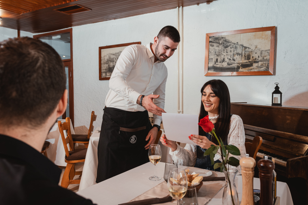Posjetite najstariju šibensku tavernu u Hotelu Jadran! 
