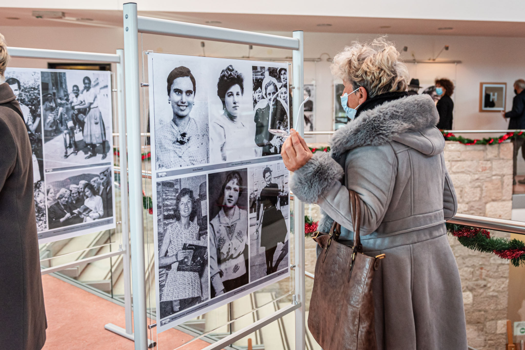 Otvorena izložba fotografija 'Lijepa, ljepša... Šibenčanka' novinara Stanka Ferića: 'Žene su ogledalo duše Šibenika' 