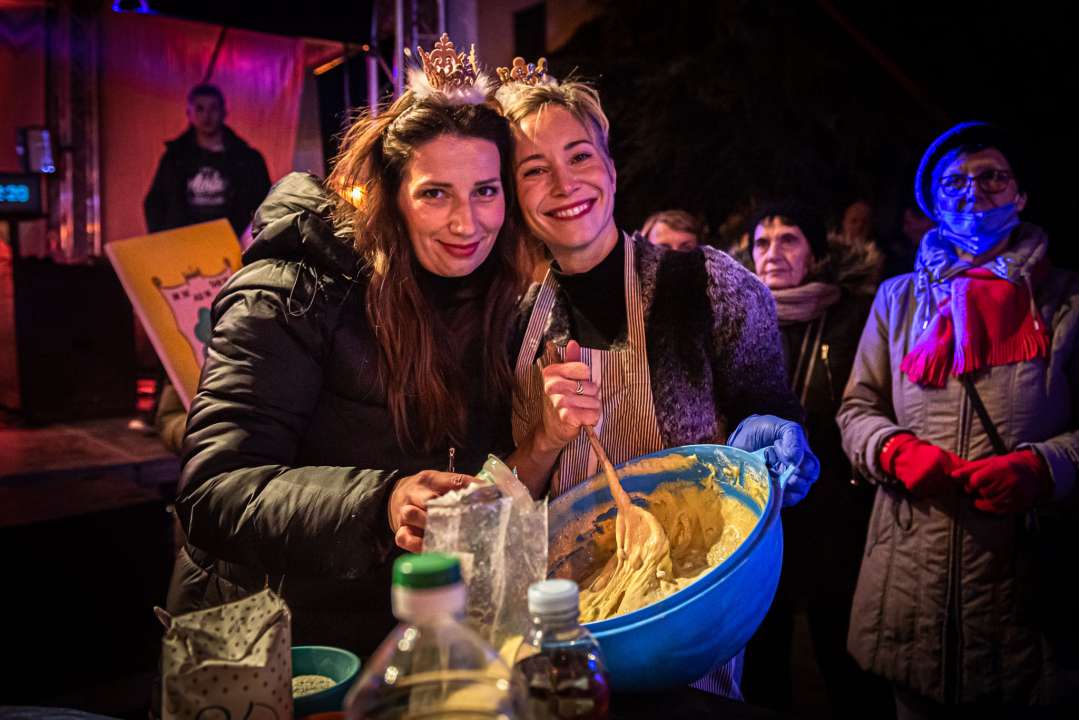 'Grandece od cukra', predvođene popularnom Duki, ispekle najbolje fritule na Frituladi u đardinu 