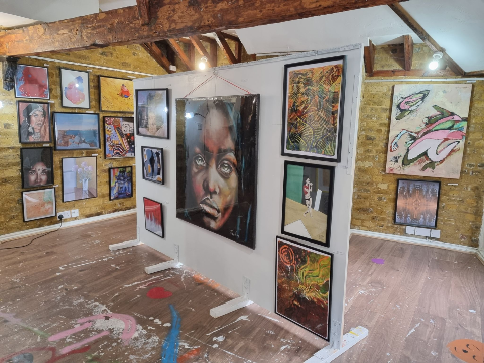 Branka Grubić s izložbe u Londonu: 'Meni je Božić ove godine definitivno uranio'