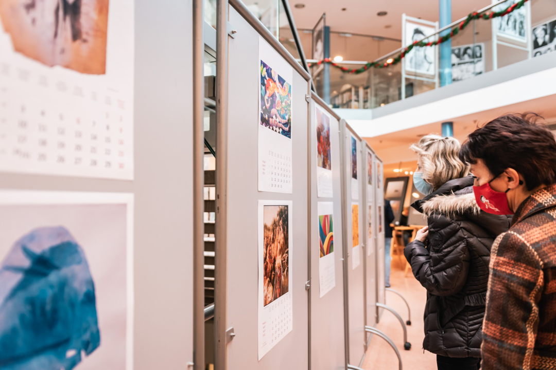 Grupa 9 predstavila svoj prvi kalendar: ‘Ovo je bis naše izložbe, ali u malim formatima’