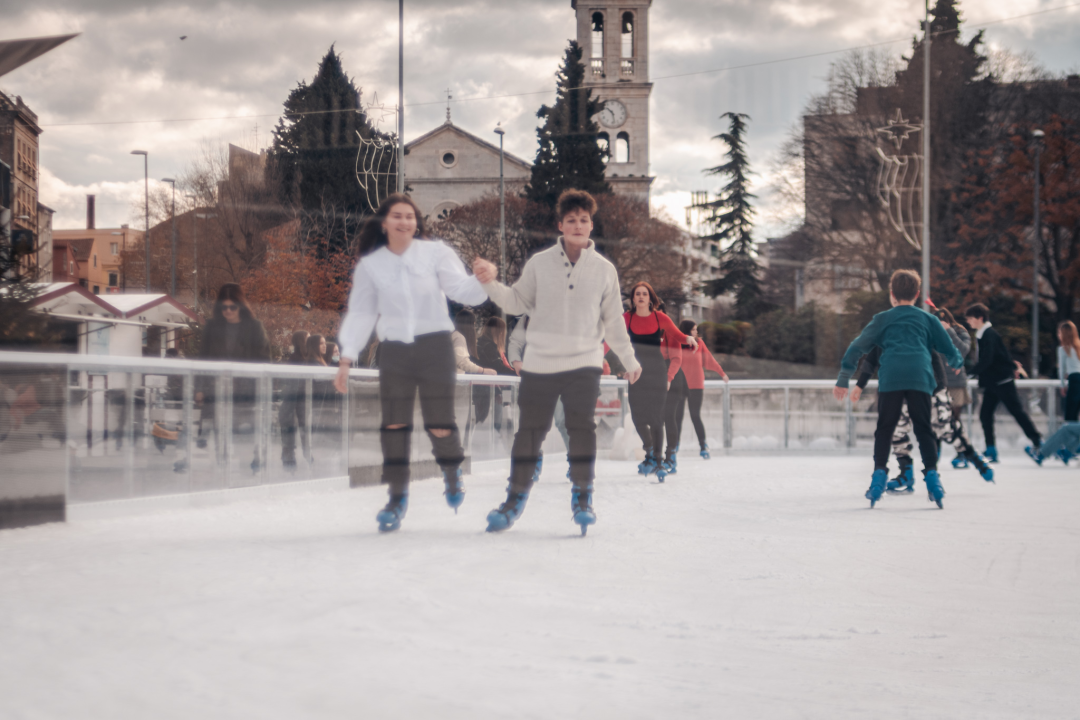 Vitićevo klizalište postalo omiljena jutarnja zabava šibenskih učenika
