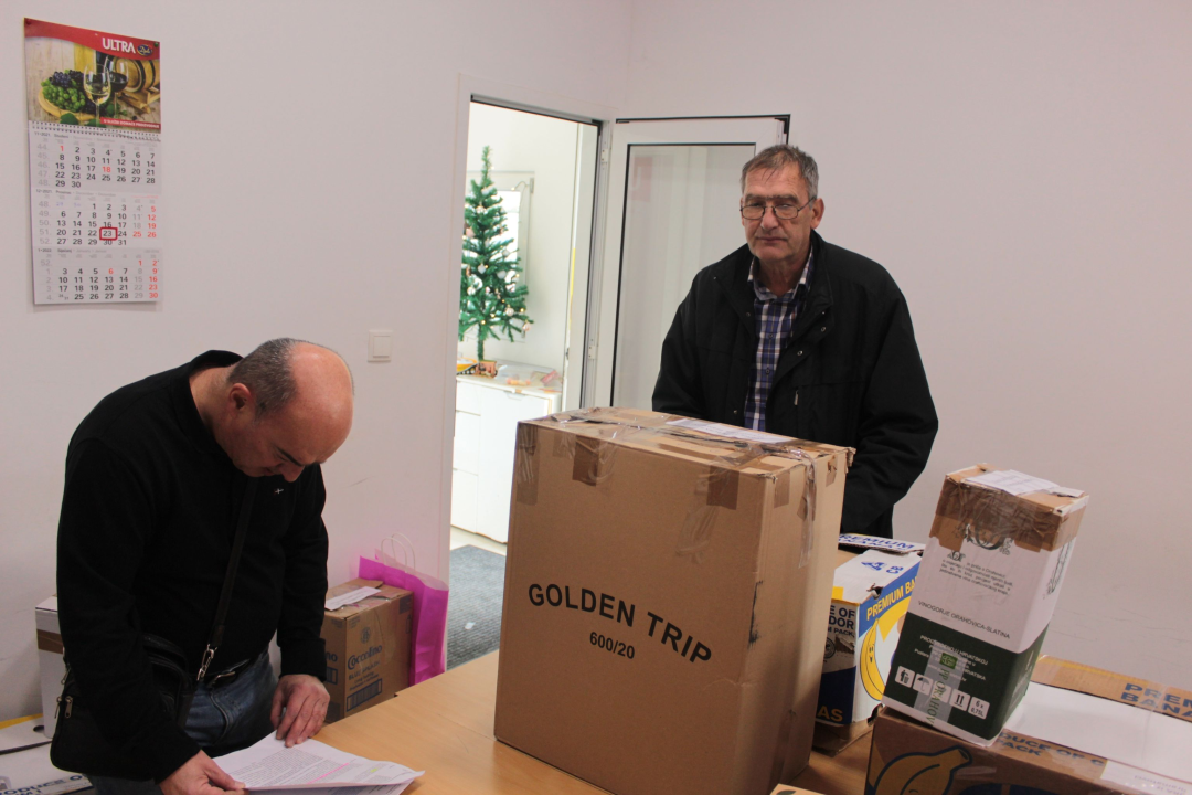 Božićni most Rotary kluba Šibenik: Prikupili pomoć za 15 socijalno najugroženijih obitelji