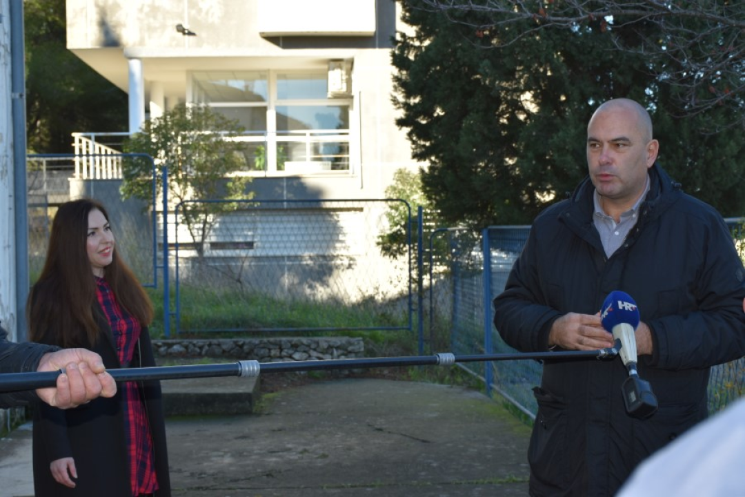 Gradonačelnik i dožupanica obišli dežurne službe: 'Zahvaljujemo vam na predanom radu u ovoj zahtjevnoj godini' 