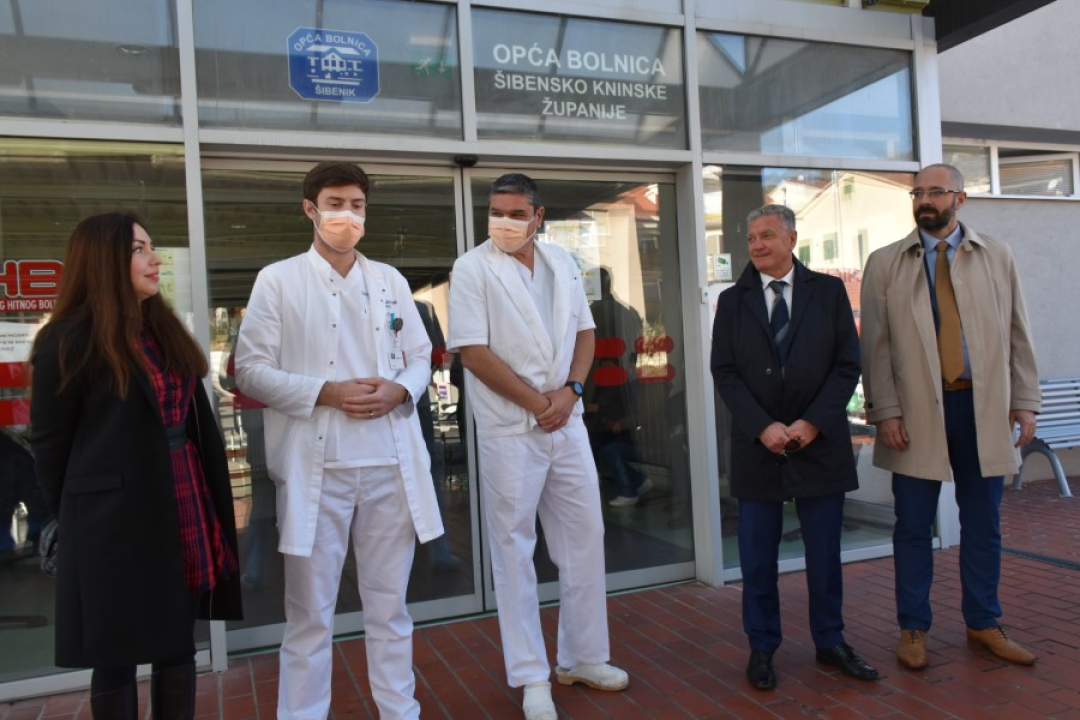 Gradonačelnik i dožupanica obišli dežurne službe: 'Zahvaljujemo vam na predanom radu u ovoj zahtjevnoj godini' 