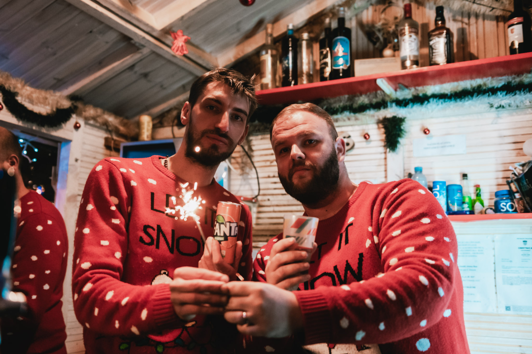 Na Poljani pušteni lampioni za Kiaru: Prekrasni prizori u mirnoj novogodišnjoj noći