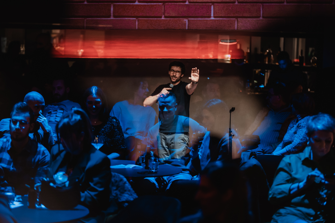 Zabezeknuti Vlatko Štampar sat i 45 minuta u Arsenu valjao fore, publika je plakala od smijeha!