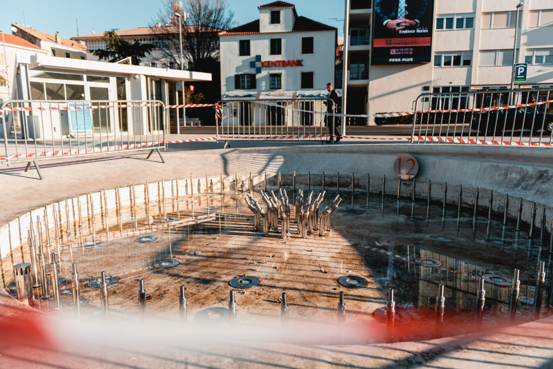 Generalno čišćenje Poljane: Firma iz Žrnovnice za 65 tisuća kuna uglancat će glavni šibenski trg