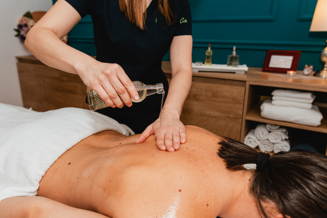 Poklonite sebi ili voljenoj osobi vrhunsku masažu u Love yourself studiju! 