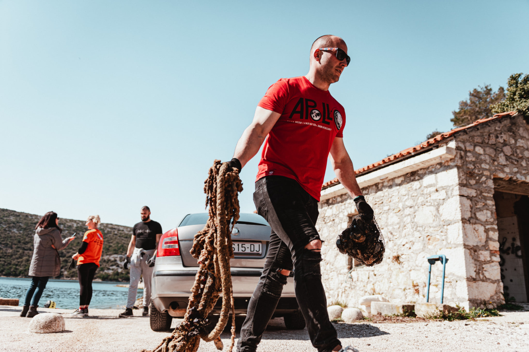 Odrađena akcija čišćenja podmorja i plaže u Zatonu: 'Mislim da smo izvadili oko 3-4 tone, ali ima toga još'  