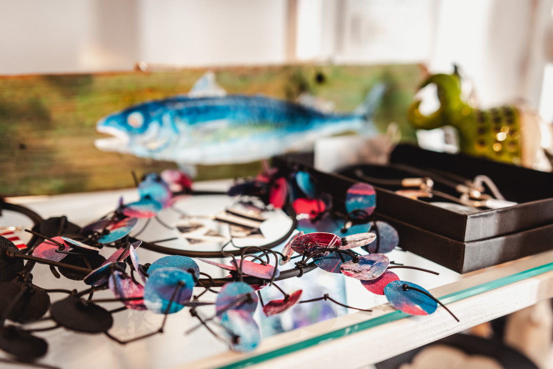 U Galeriji Juraj Dalmatinac potražite umjetnine Vaska Lipovca i Dragice Cvek Jordan po sniženoj cijeni