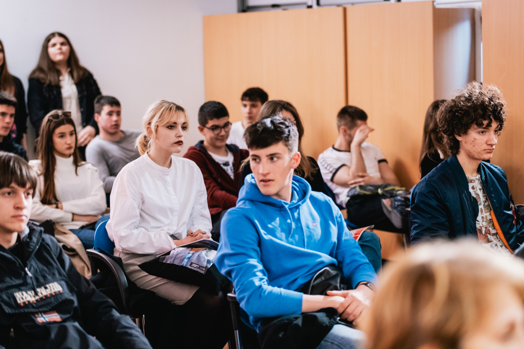 Gimnazijalci predstavili jubilarni 20. broj Pegle: ‘Pandemiju smo kompletno zanemarili i odahnuli od svega’