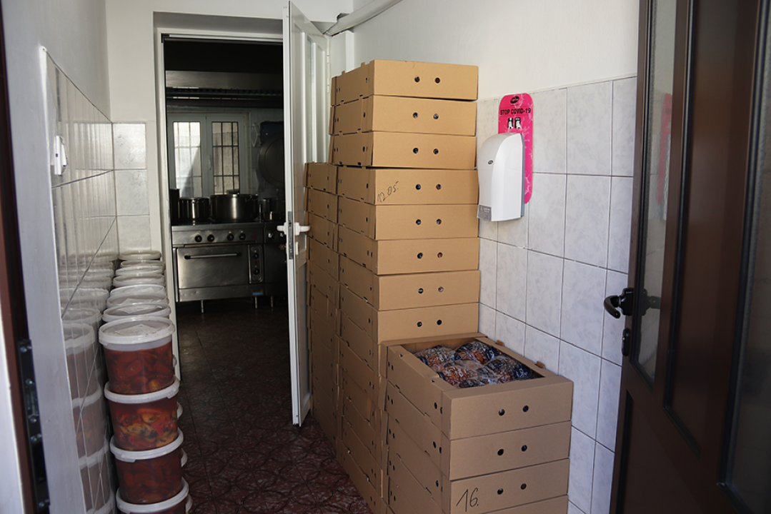 Gradonačelnik obišao Caritasovu Pučku kuhinju i Prihvatilište za beskućnike te im donirao uskrsne pogače