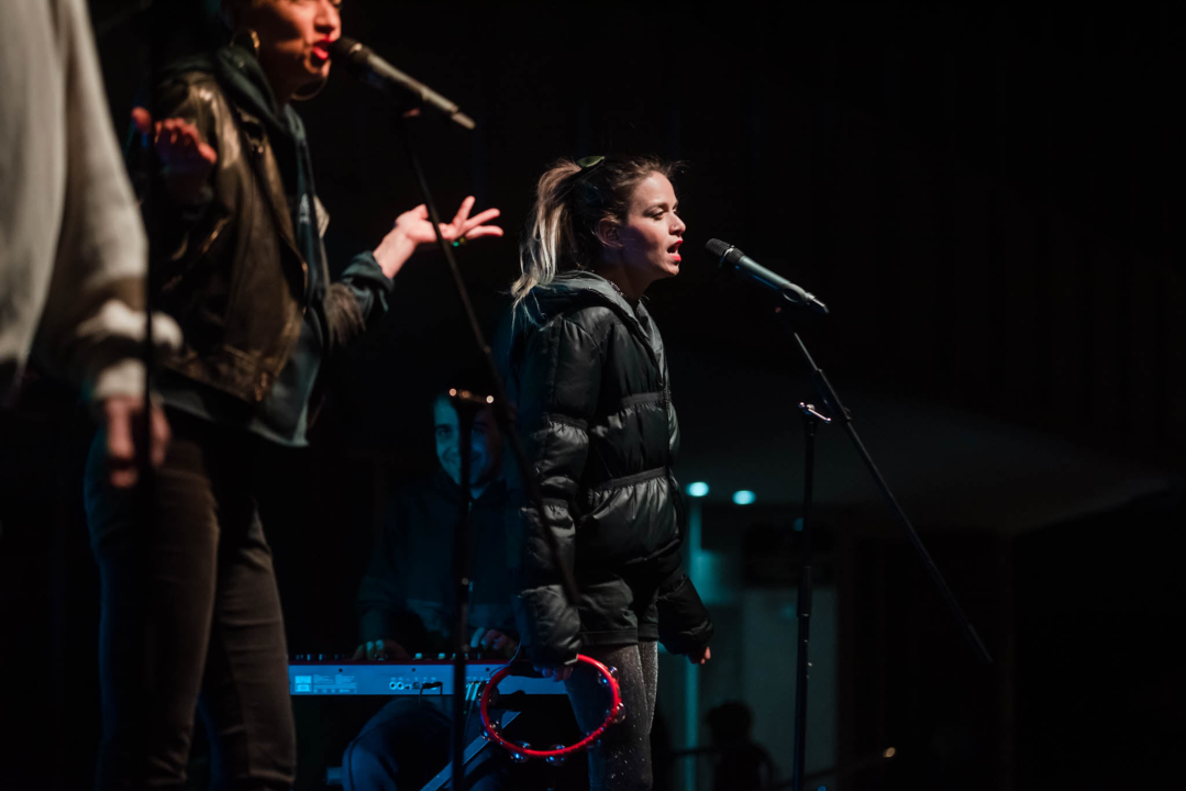 Sjajna atmosfera na koncertu Elementala: Publika u glas pjevala sve hitove, pogledajte kako je bilo  