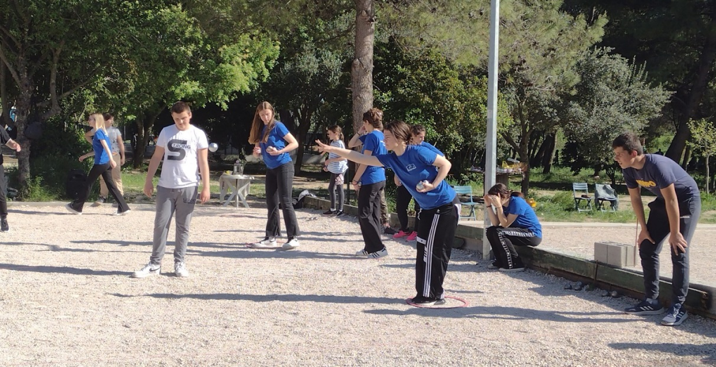 Održan humanitarni turnir u petanci za djecu, sva prikupljena sredstva bit će uplaćena za liječenje male Petre