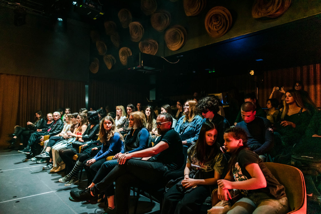 ‘Sjene‘ ponovo izvele predstavu 'Madness' prema knjizi Šibenčanina Dina Seksa  
