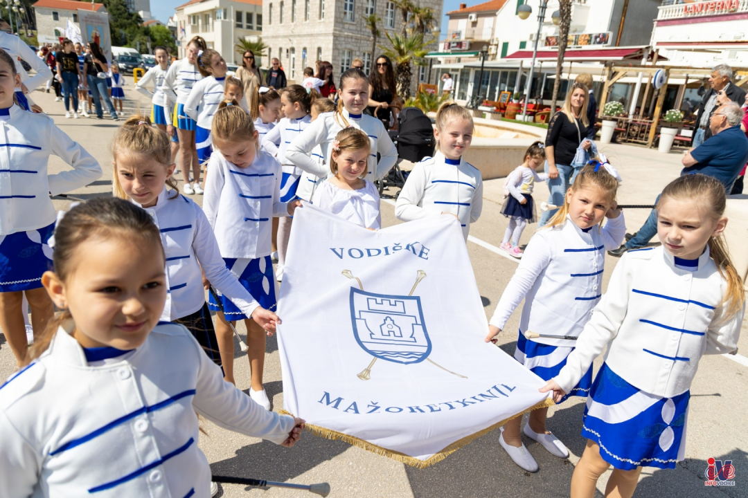 Procesijom kroz mjesto Vodičani obilježili Dan grada i blagdan Našašća sv. Križa