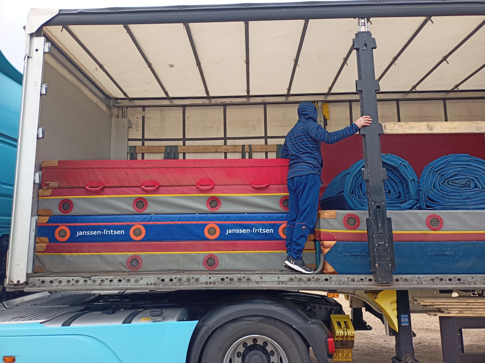 U Šibenik stigla vrijedna gimnastička oprema iz Nizozemske